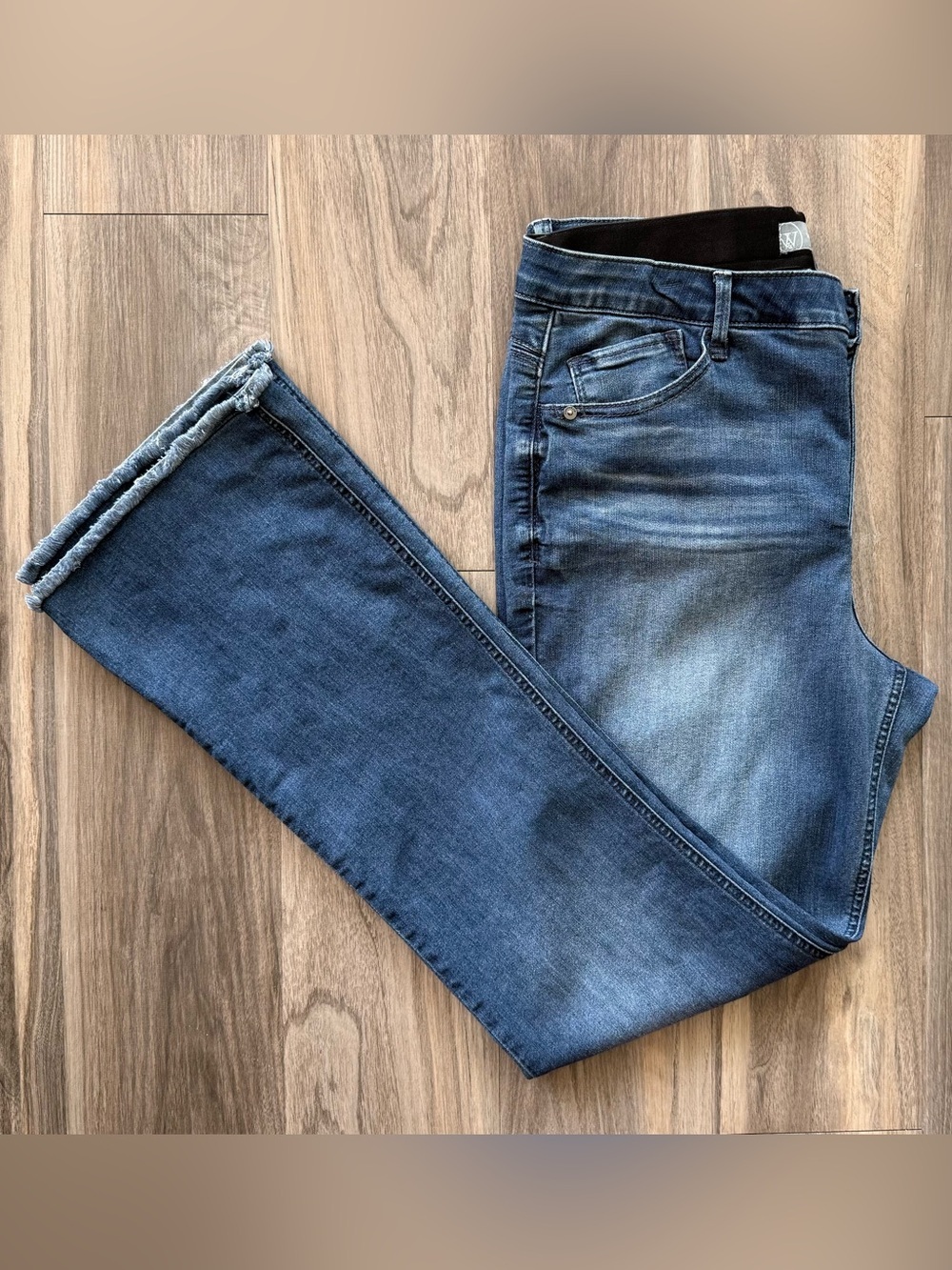 Wit & Wisdom Frayed Hem Jeans Size 12 - Picture 4 of 8